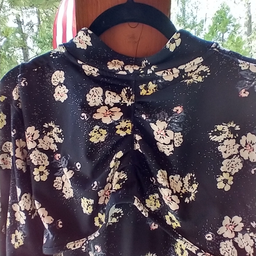 Great Condition Exercise zip up - Picture 6 of 13